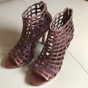 Luichiny 7.5B Star Bound Bronze Patent Heels